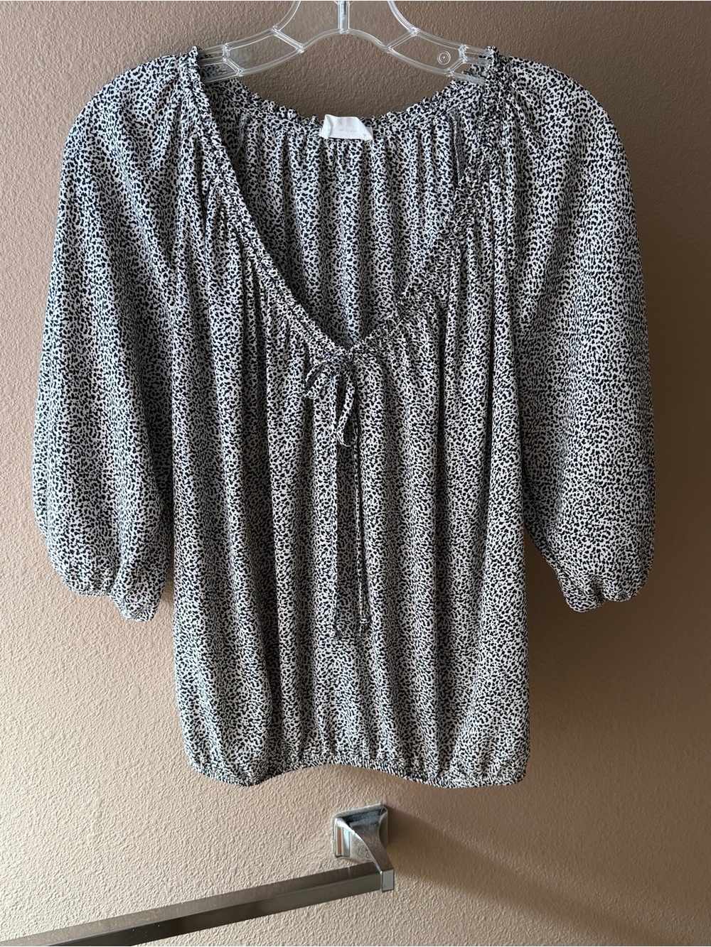 💥5/$15 Sienna Sky Black & Cream Ditzy Print Top